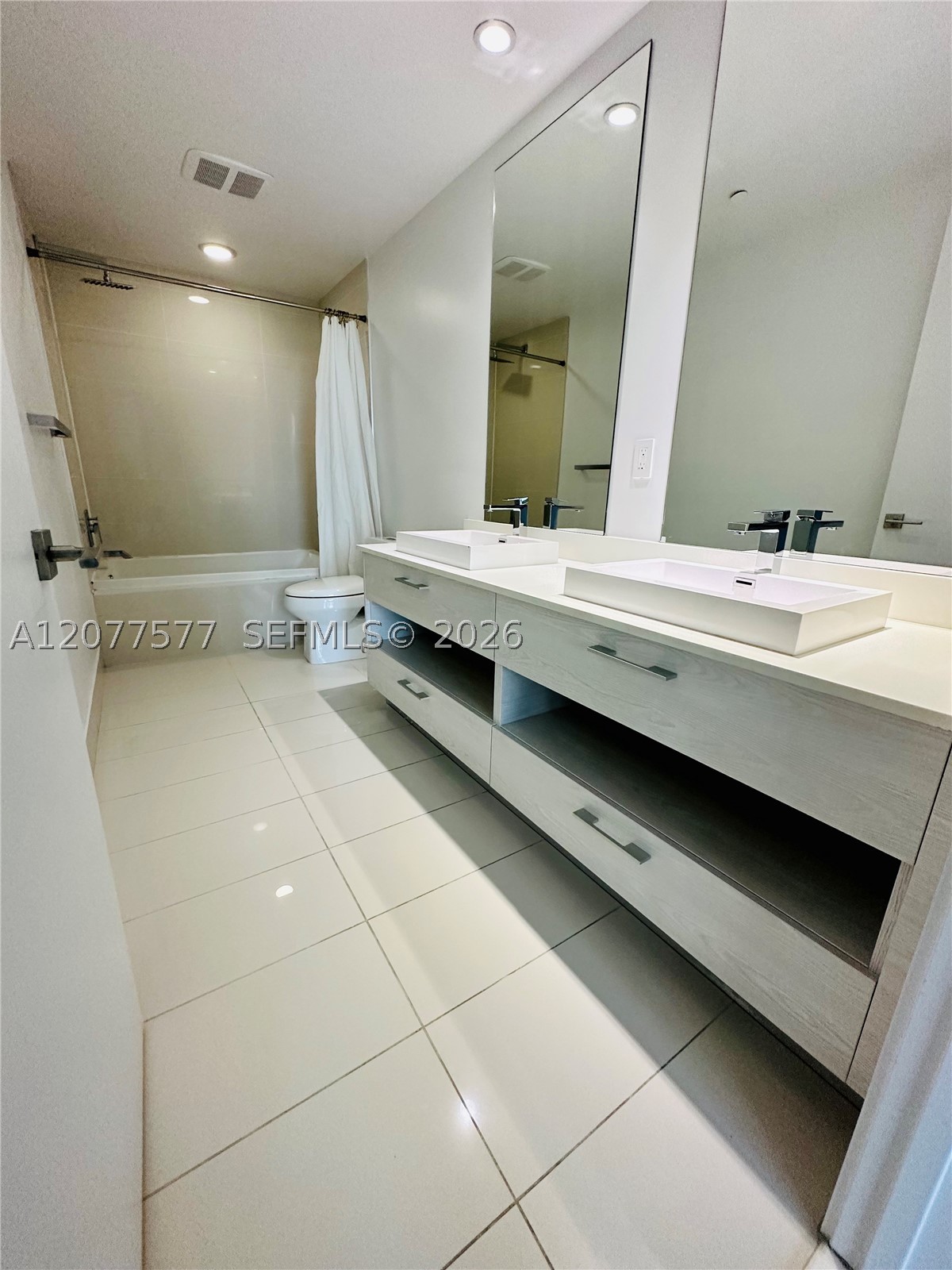 image Brickell Heights East13