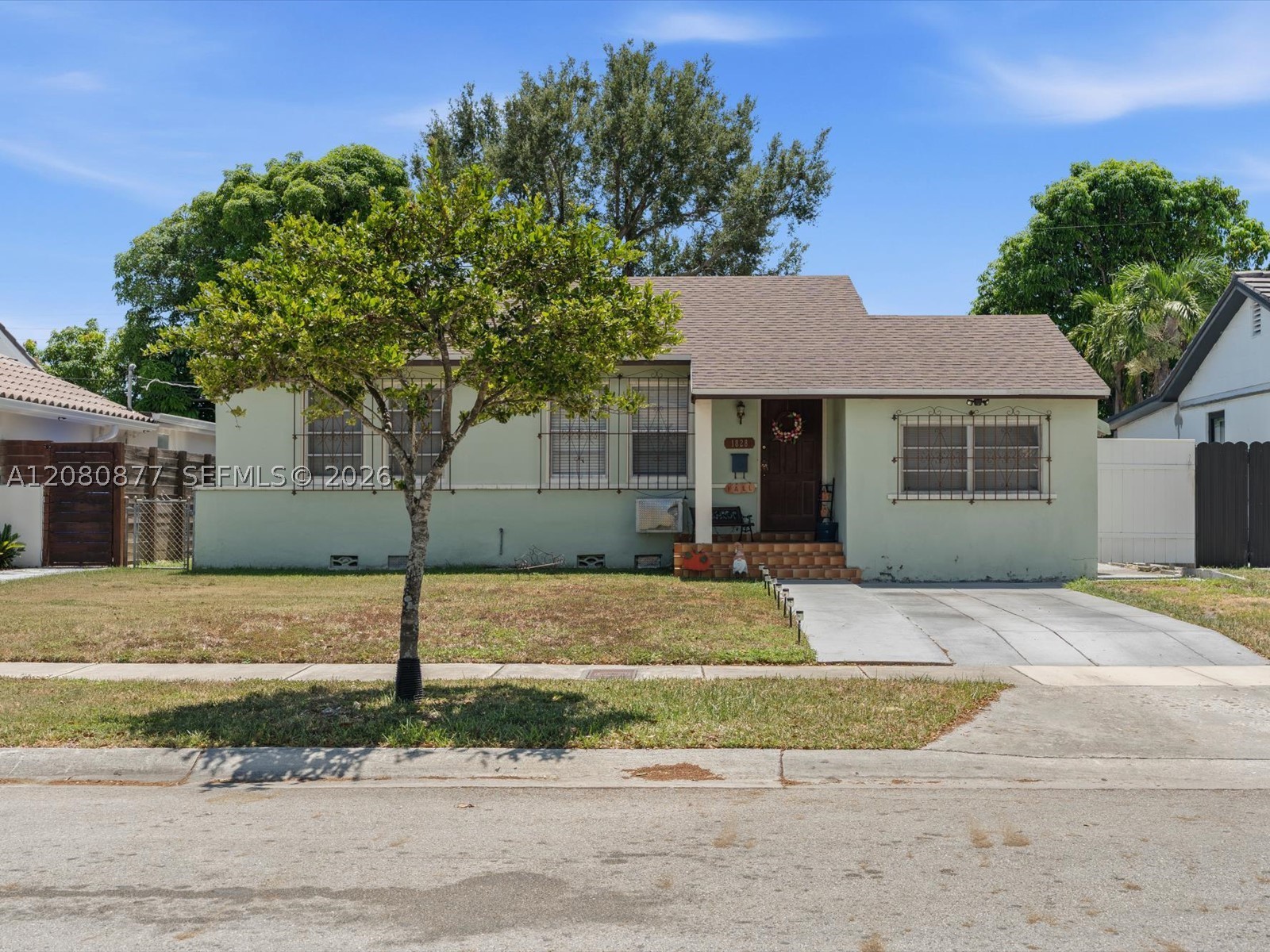 1828 SW 18th St