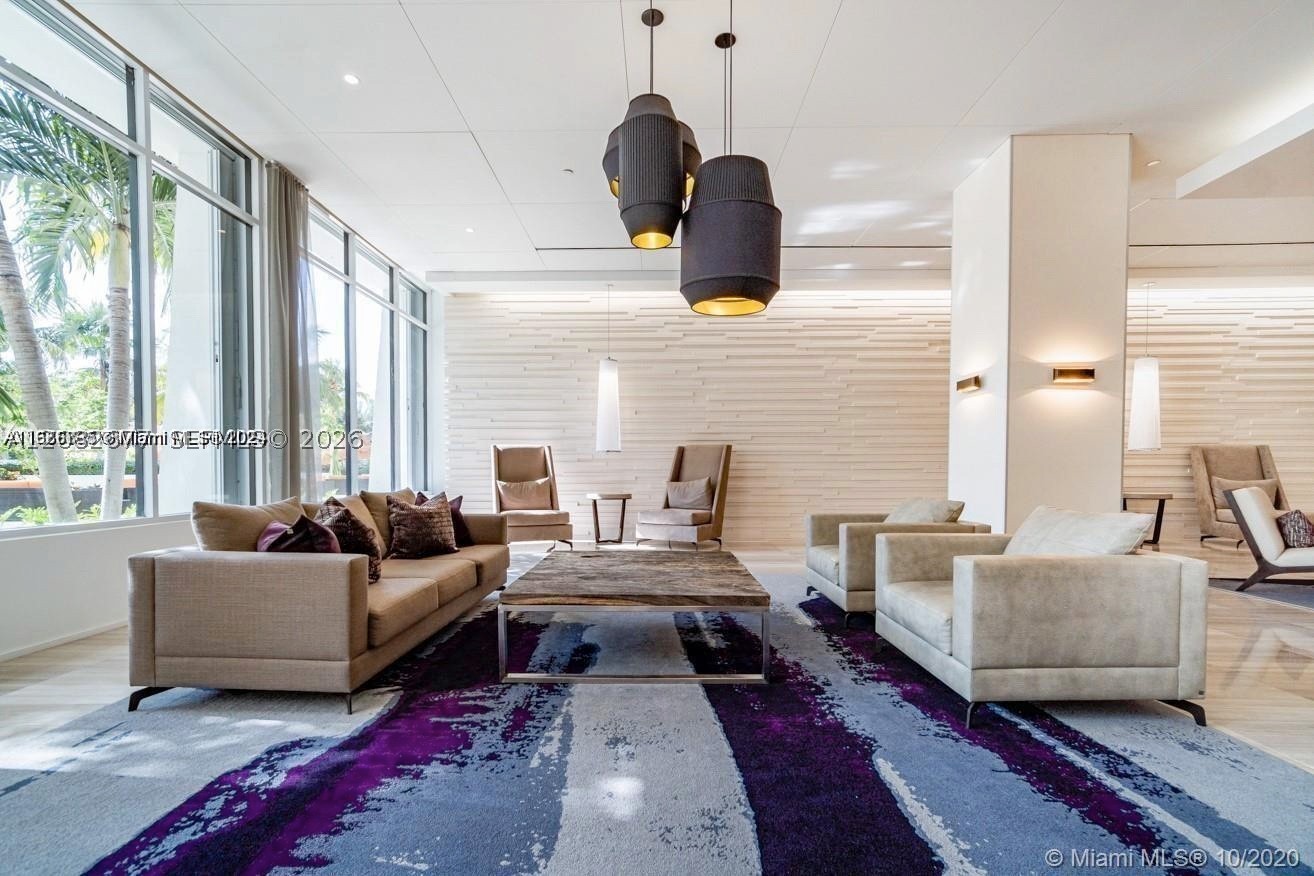 image Arlen House East42
