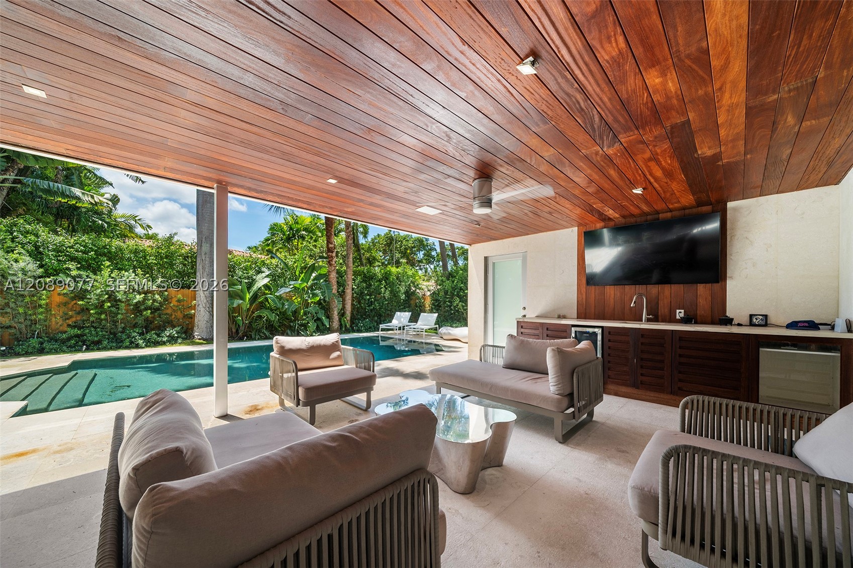 110 Venetian Way Miami Beach, FL 33139