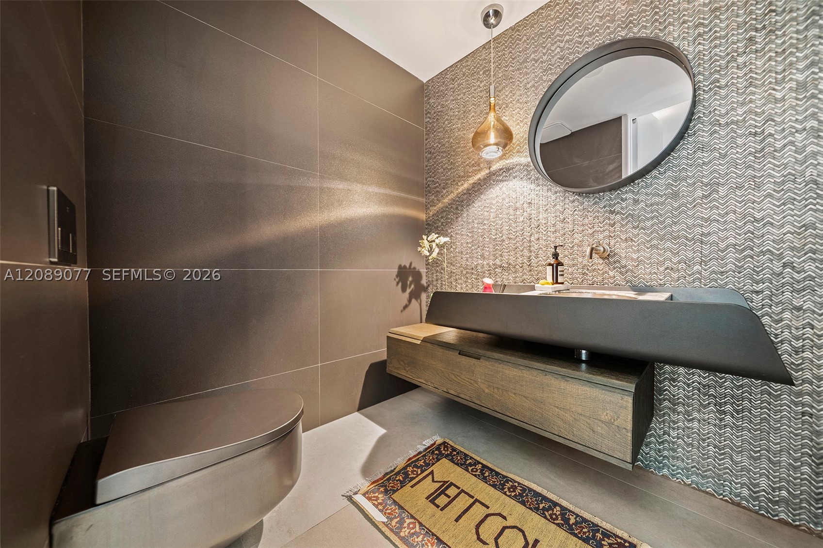 110 Venetian Way Miami Beach, FL 33139