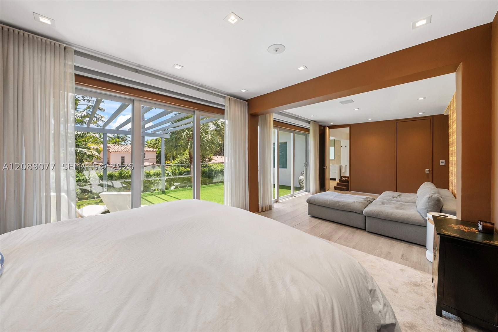 110 Venetian Way Miami Beach, FL 33139