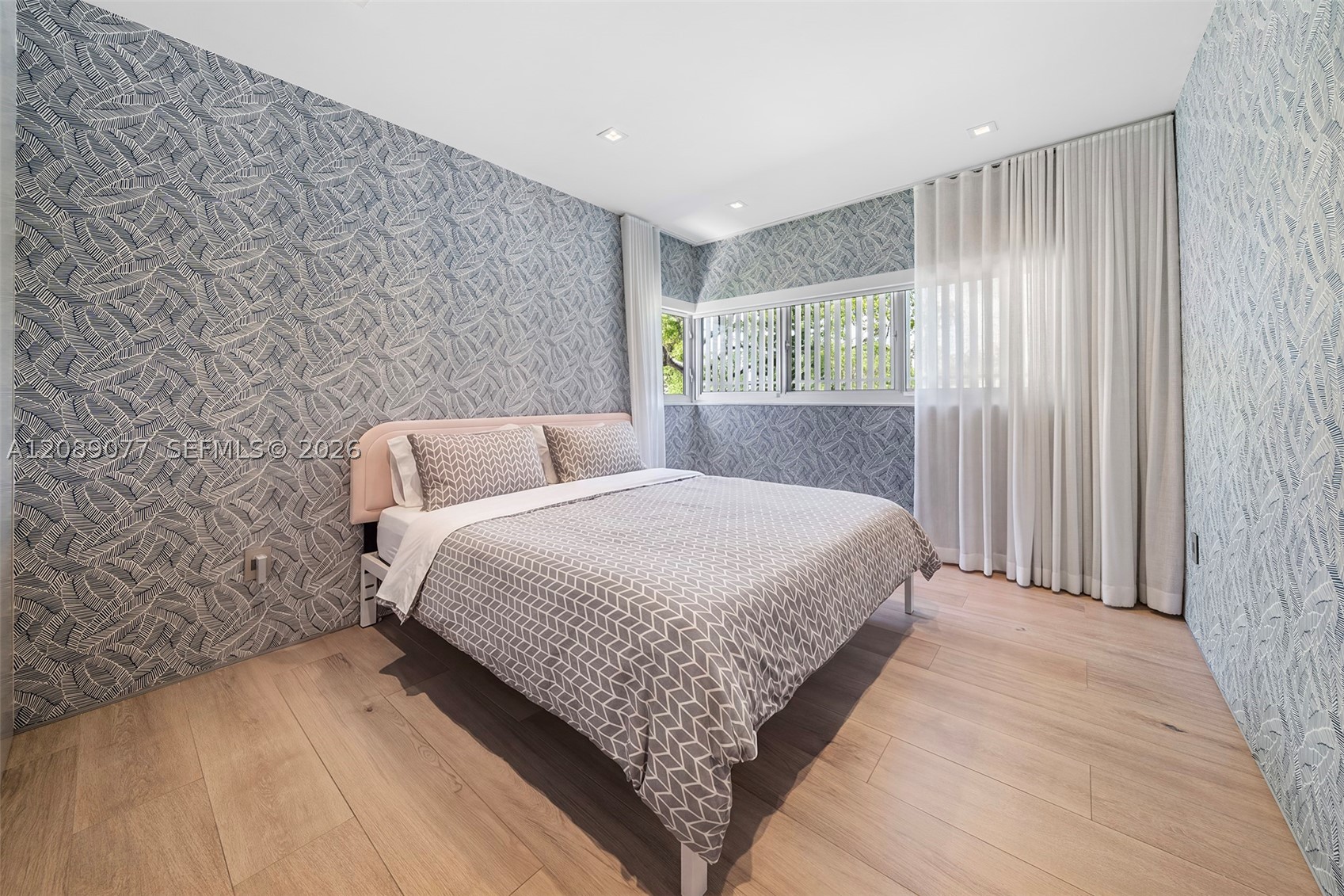 110 Venetian Way Miami Beach, FL 33139