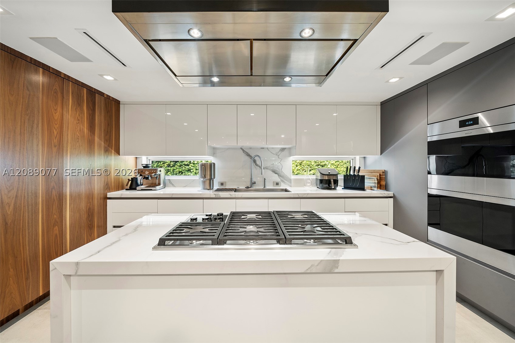 110 Venetian Way Miami Beach, FL 33139