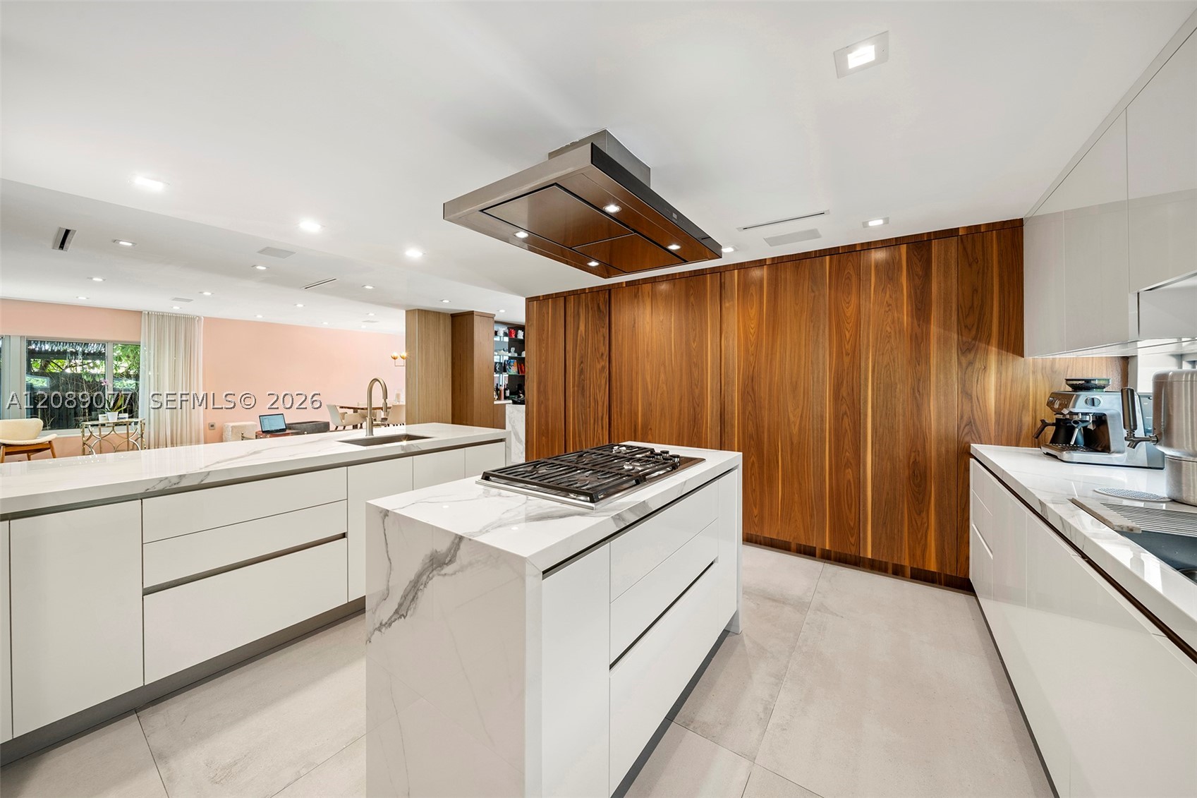 110 Venetian Way Miami Beach, FL 33139