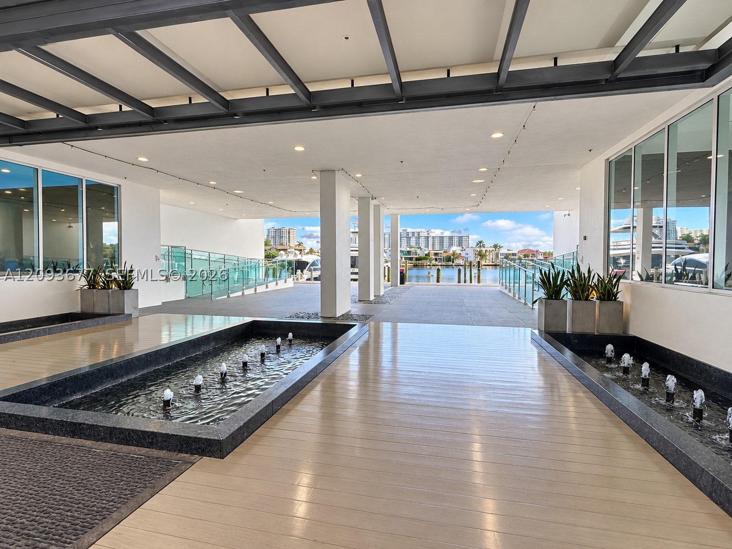 image 400 Sunny Isles40