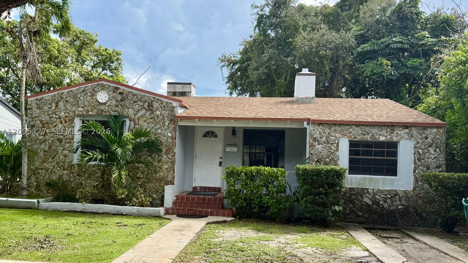 570 NW 41st St