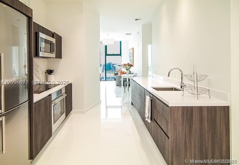851 NE 1st Ave #510 Miami, FL 33132