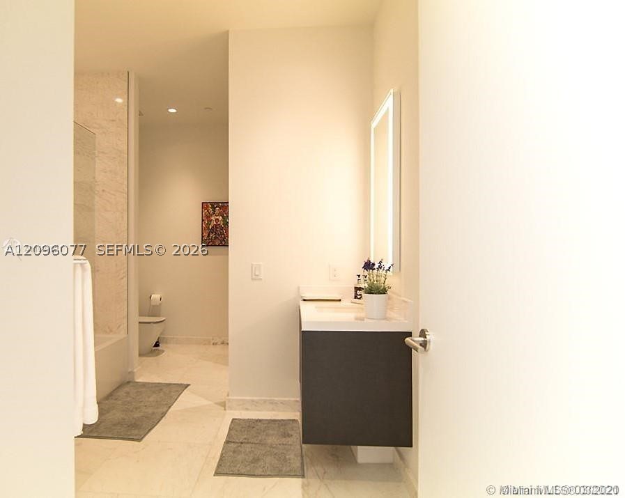 851 NE 1st Ave #510 Miami, FL 33132