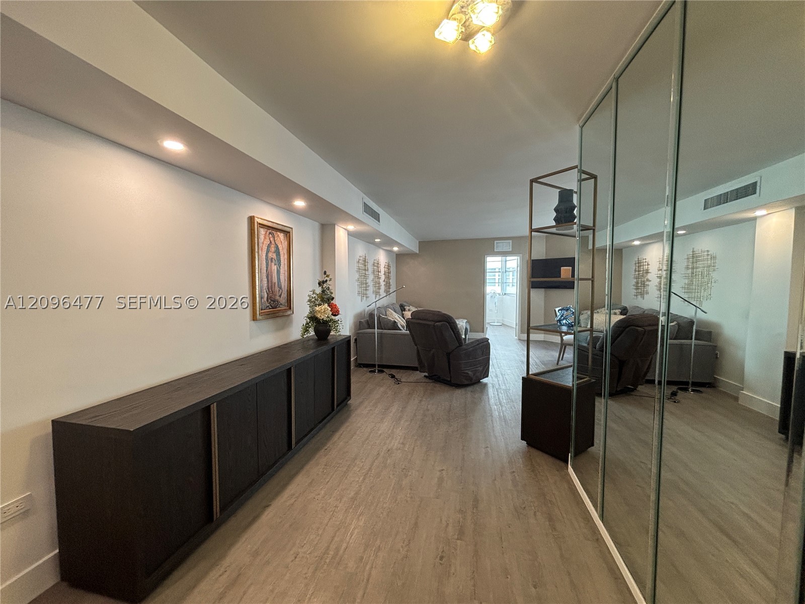 905 Brickell Bay Dr #1124