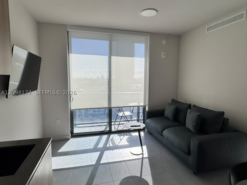 121 NE 5th St #1913 Miami, FL 33132