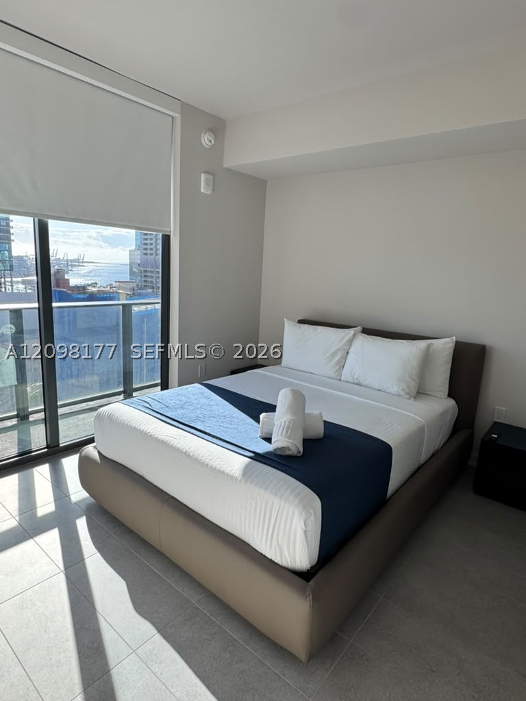 121 NE 5th St #1913 Miami, FL 33132