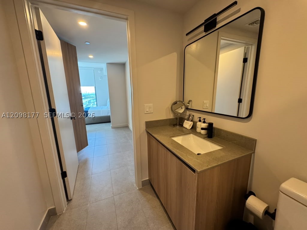 121 NE 5th St #1913 Miami, FL 33132