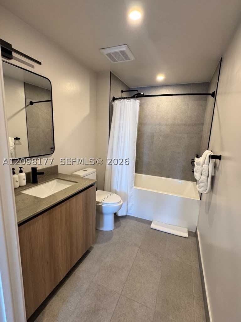 121 NE 5th St #1913 Miami, FL 33132