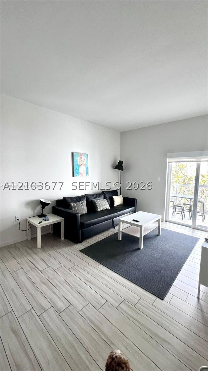image Emilia Edgewater9