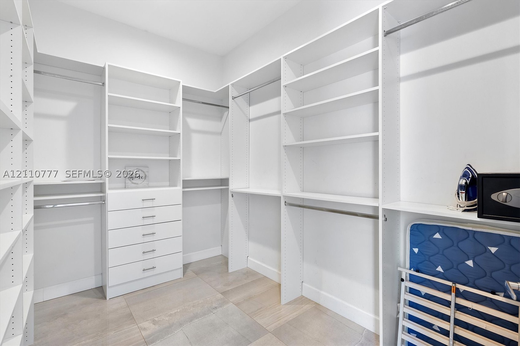 4484 SW 26th Ave Fort Lauderdale, FL 33312