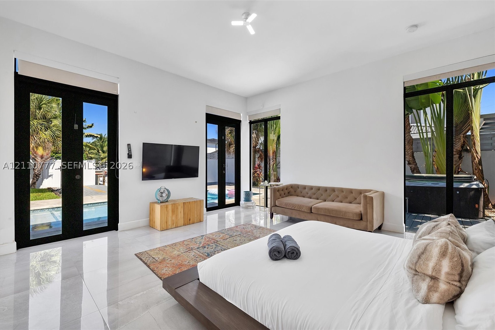 4484 SW 26th Ave Fort Lauderdale, FL 33312