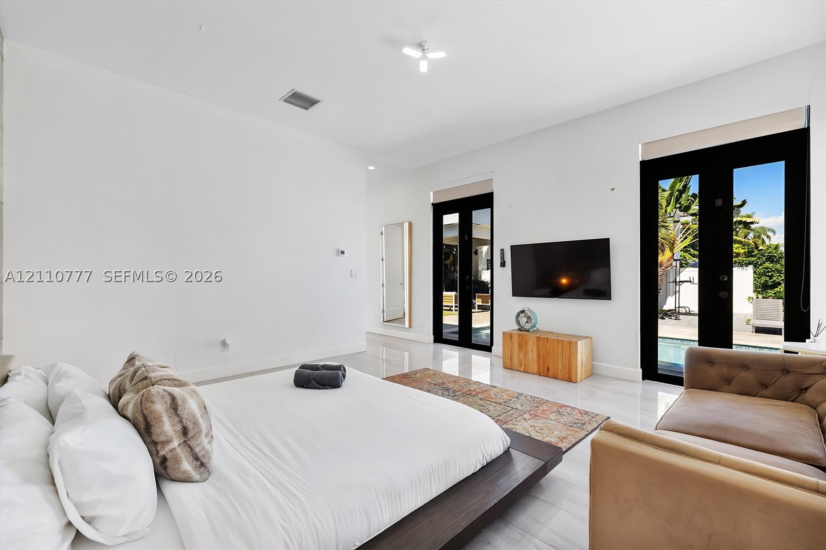 4484 SW 26th Ave Fort Lauderdale, FL 33312