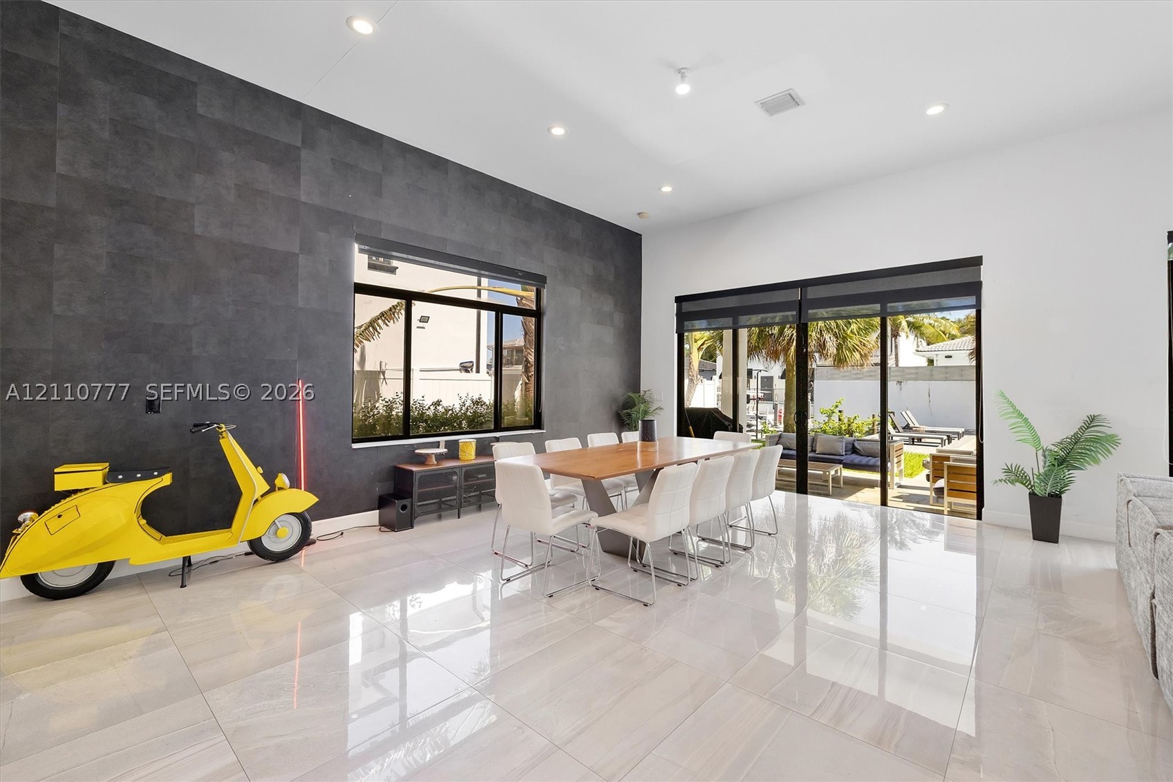 4484 SW 26th Ave Fort Lauderdale, FL 33312