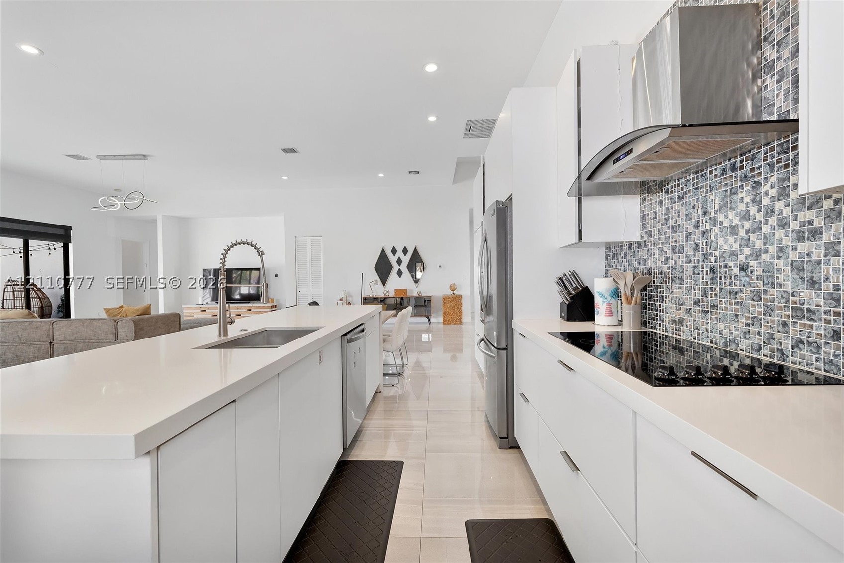4484 SW 26th Ave Fort Lauderdale, FL 33312