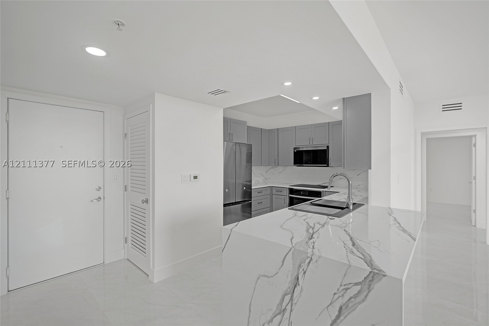 image The Venture at Aventura9