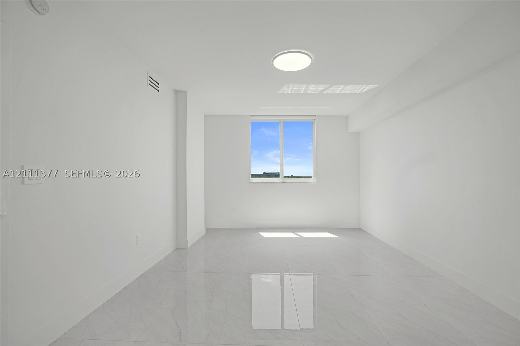 image The Venture at Aventura35
