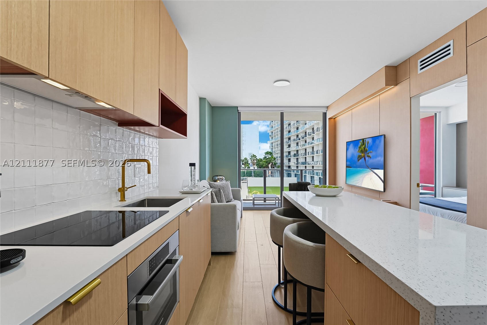 90 NE 32nd St #810