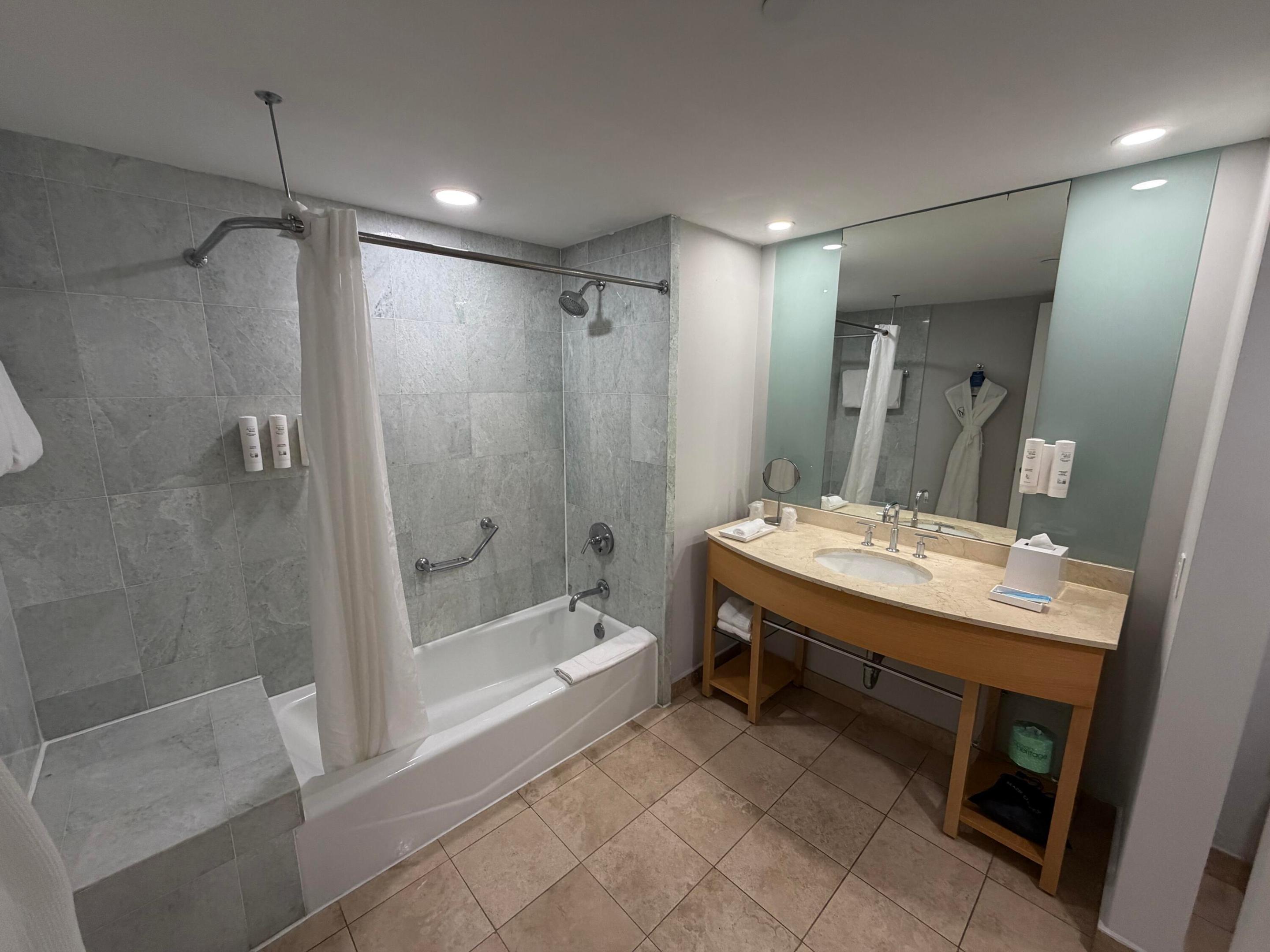 18683 Collins #2303 Sunny Isles Beach, FL 33160