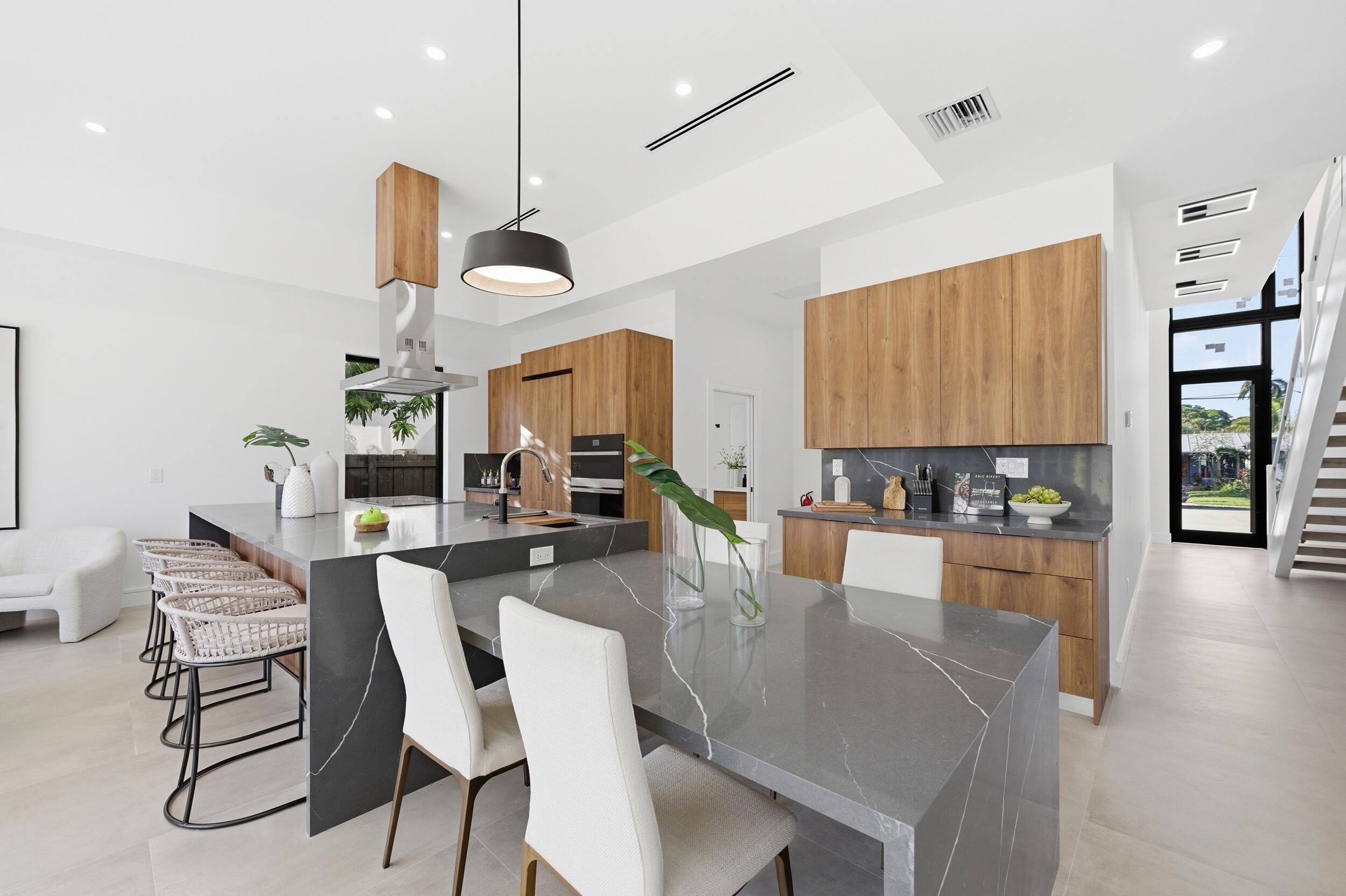 1308 Avocado Fort Lauderdale, FL 33315