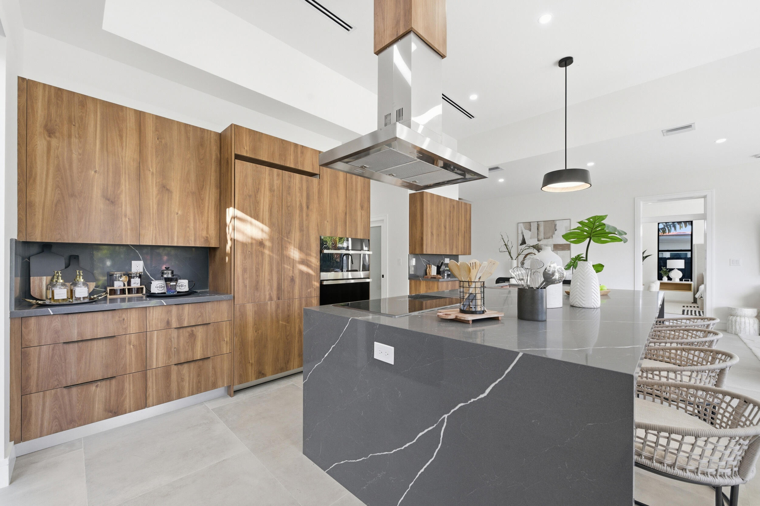 1308 Avocado Fort Lauderdale, FL 33315