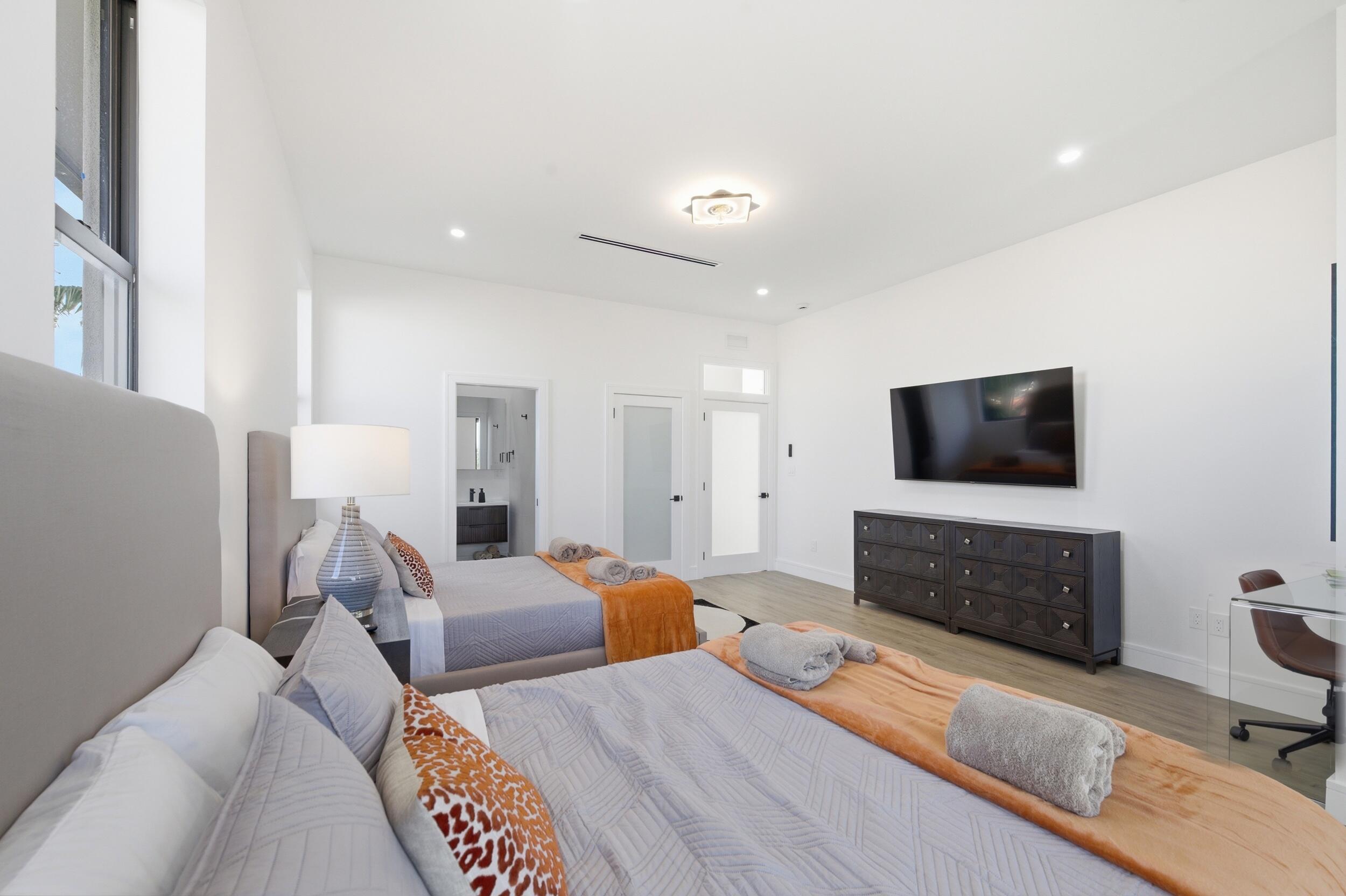 1308 Avocado Fort Lauderdale, FL 33315