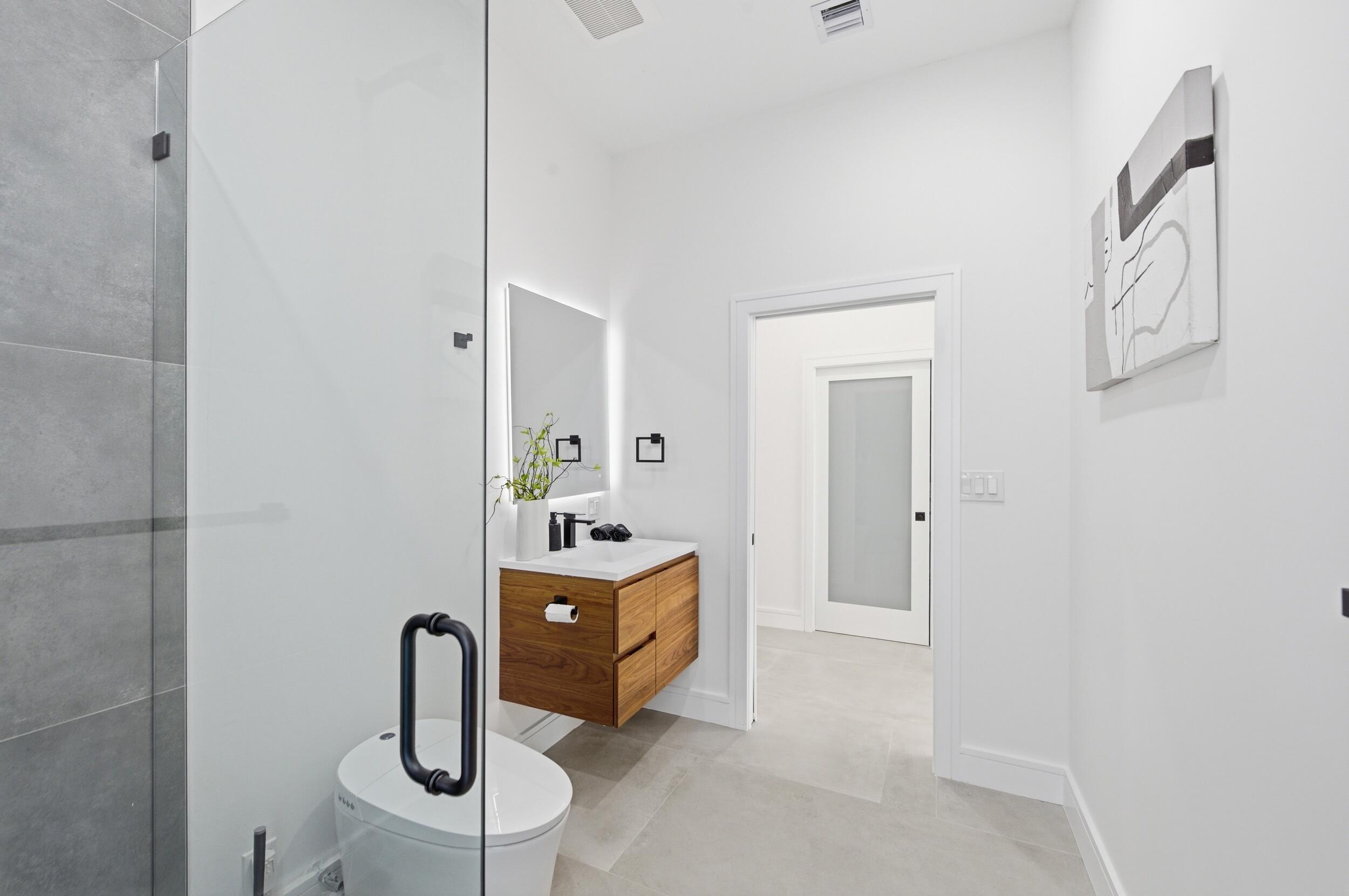 1308 Avocado Fort Lauderdale, FL 33315