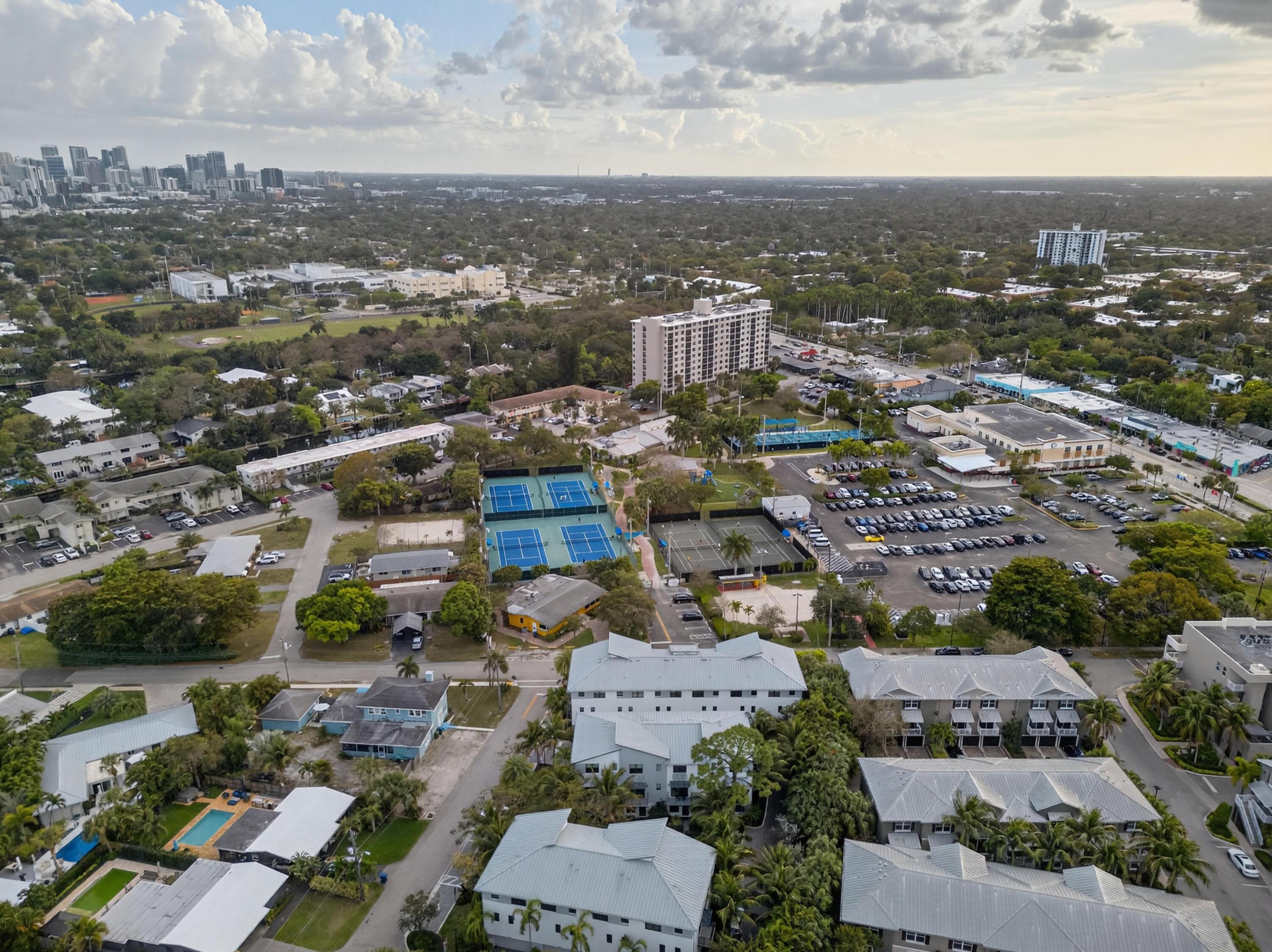 615 NE 22nd Wilton Manors, FL 33305