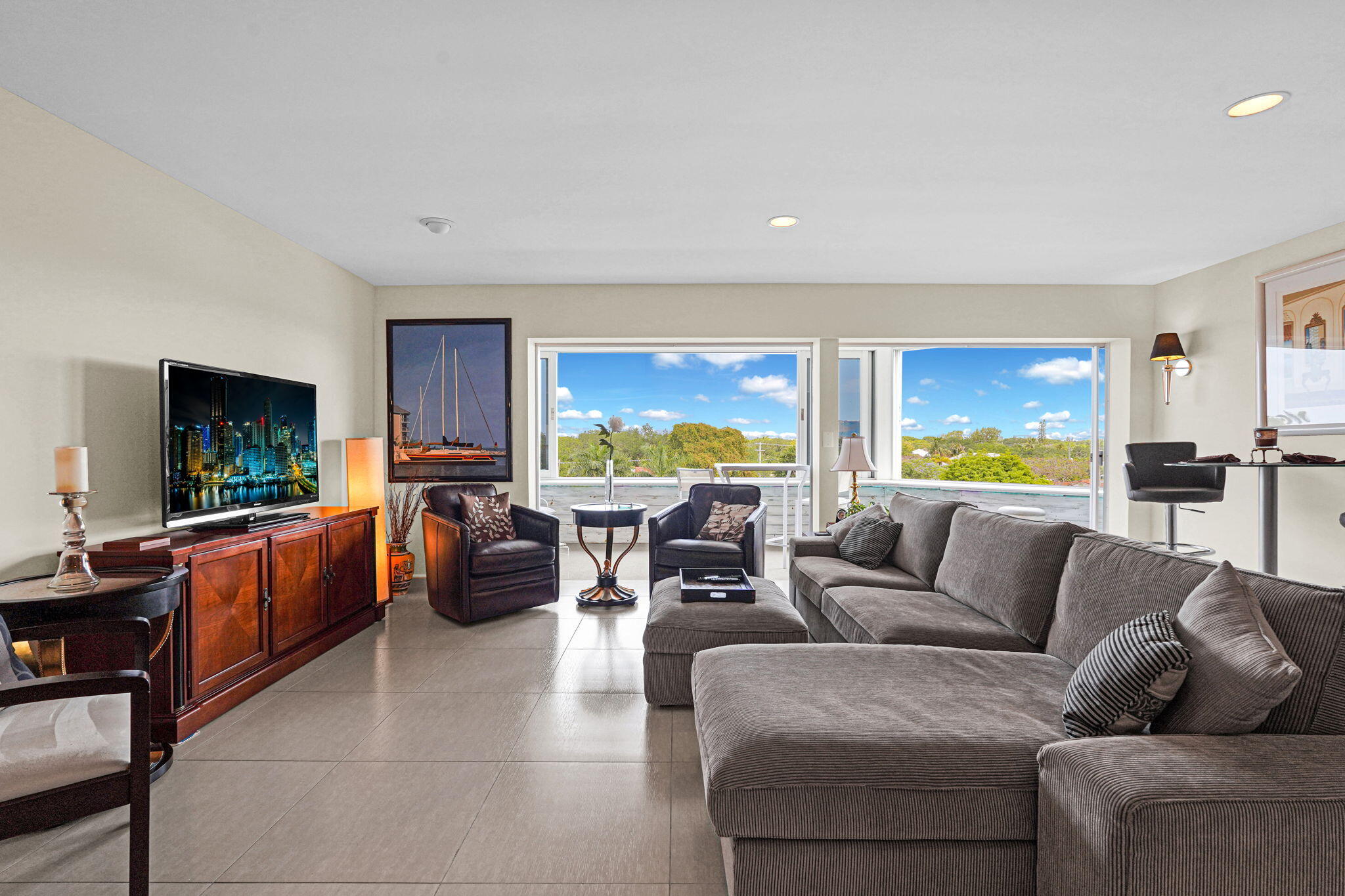 818 SE 4th #505 Fort Lauderdale, FL 33301