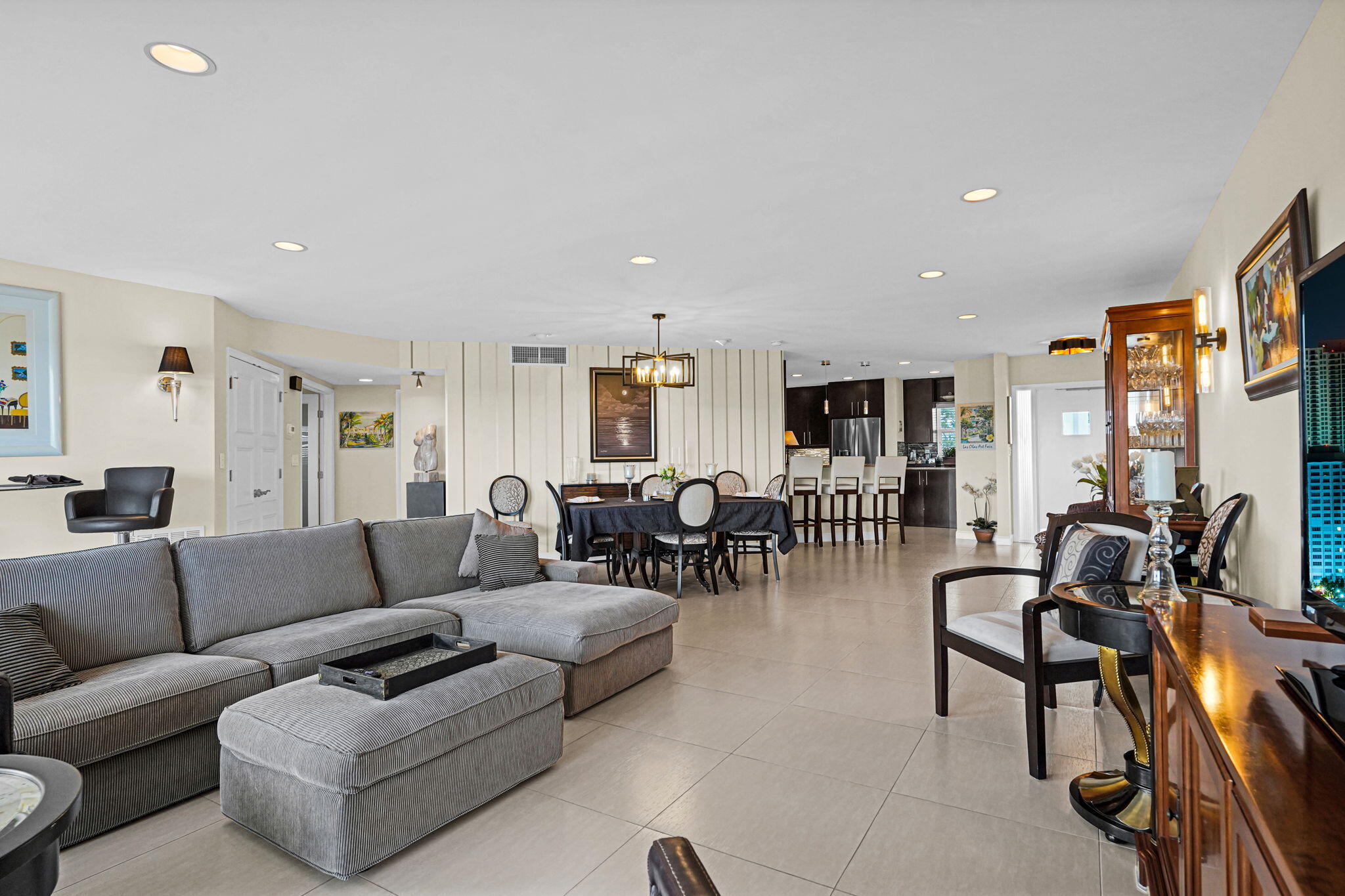 818 SE 4th #505 Fort Lauderdale, FL 33301