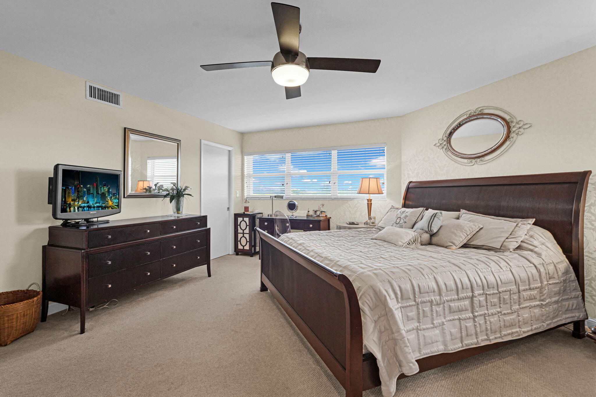 818 SE 4th #505 Fort Lauderdale, FL 33301