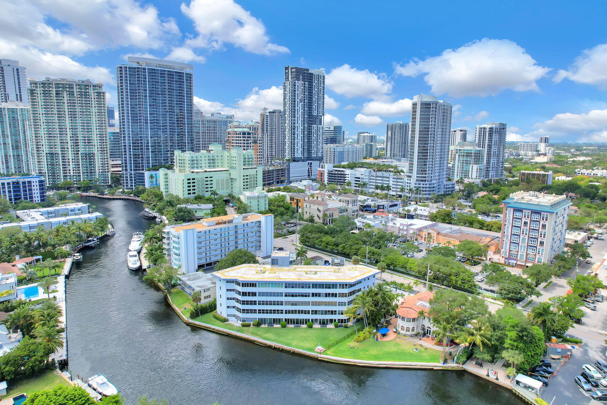 818 SE 4th #505 Fort Lauderdale, FL 33301