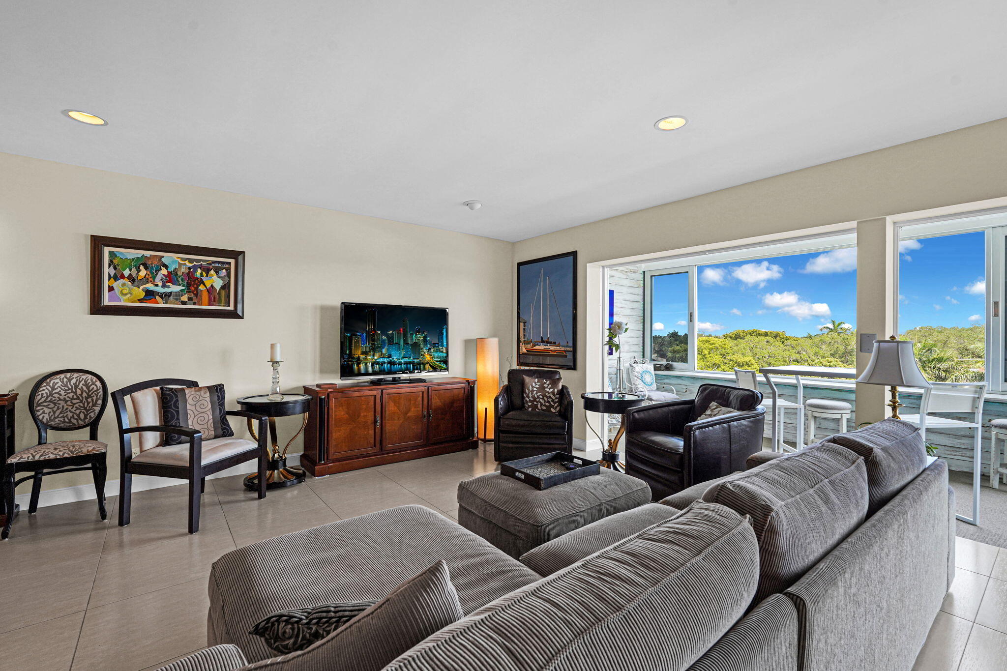 818 SE 4th #505 Fort Lauderdale, FL 33301