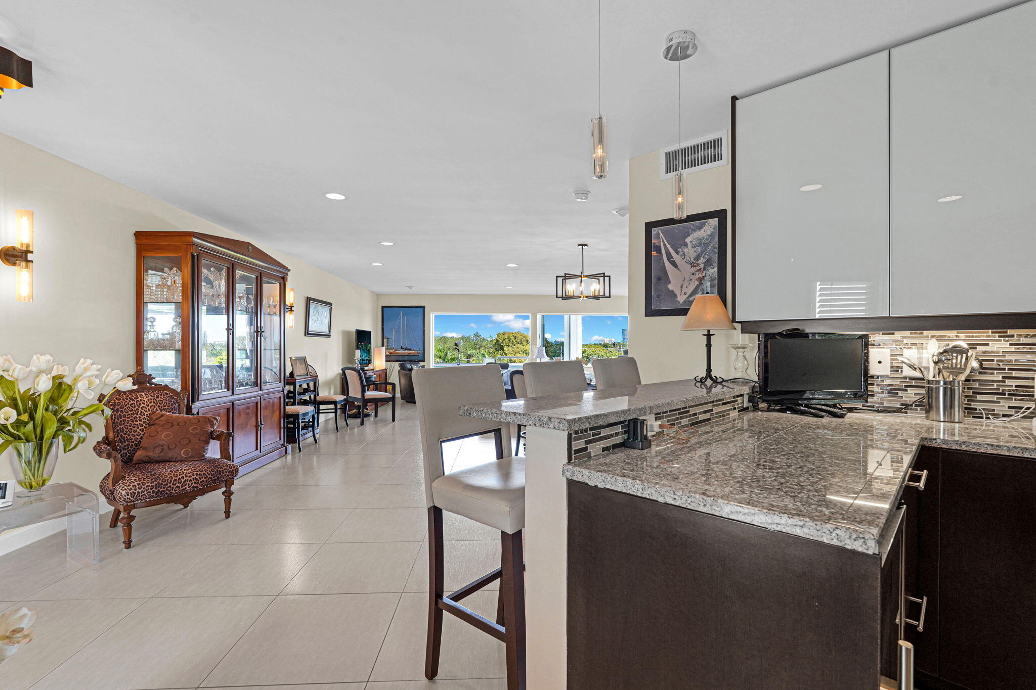818 SE 4th #505 Fort Lauderdale, FL 33301