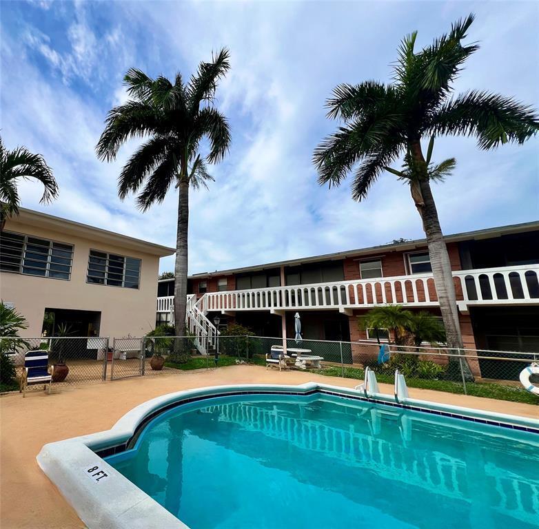 160 NE 8th #1b Hallandale Beach, FL 33009