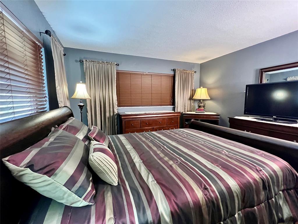 160 NE 8th #1b Hallandale Beach, FL 33009