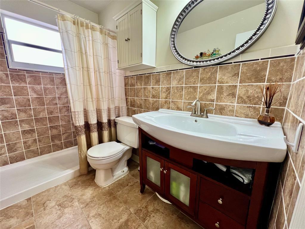 160 NE 8th #1b Hallandale Beach, FL 33009