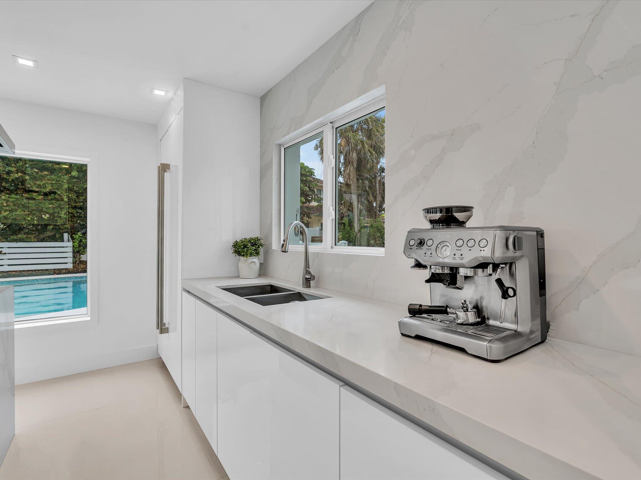 1903 Bay Pompano Beach, FL 33062