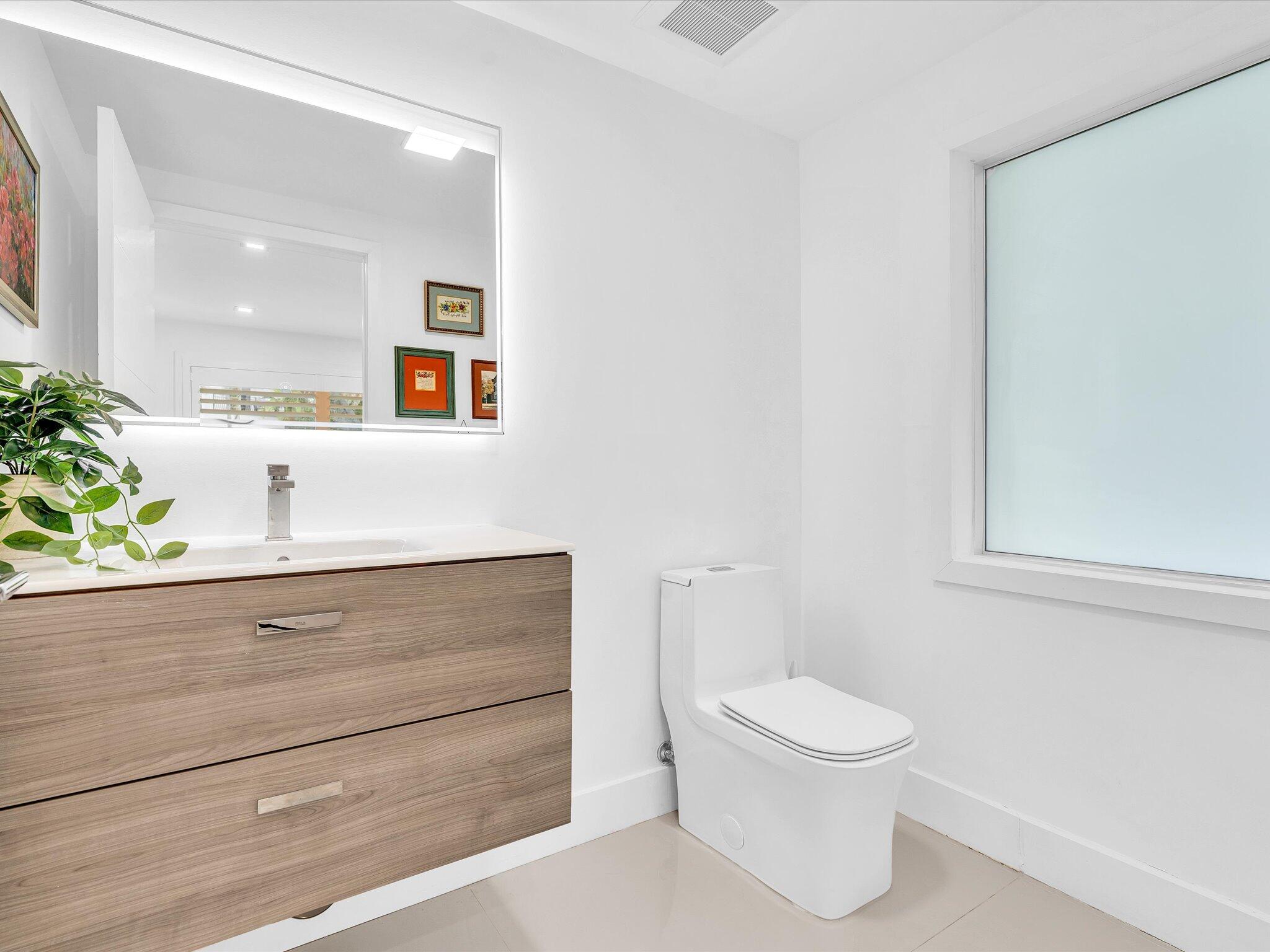 1903 Bay Pompano Beach, FL 33062