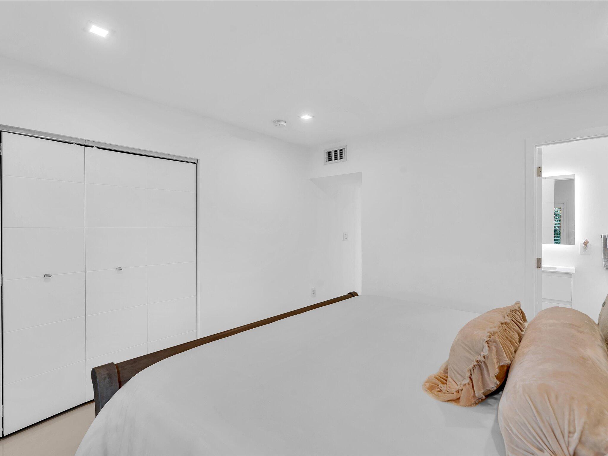 1903 Bay Pompano Beach, FL 33062