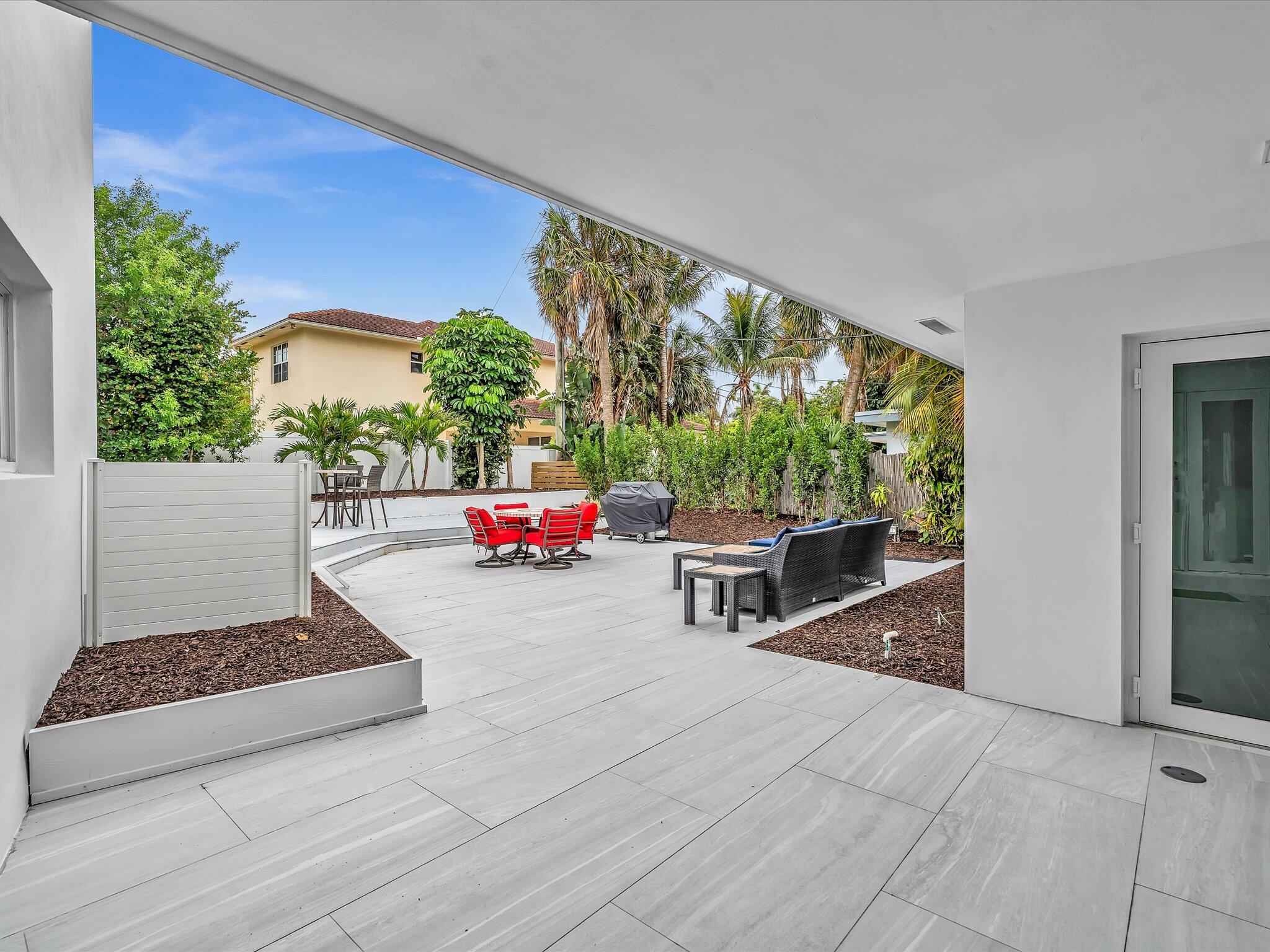 1903 Bay Pompano Beach, FL 33062