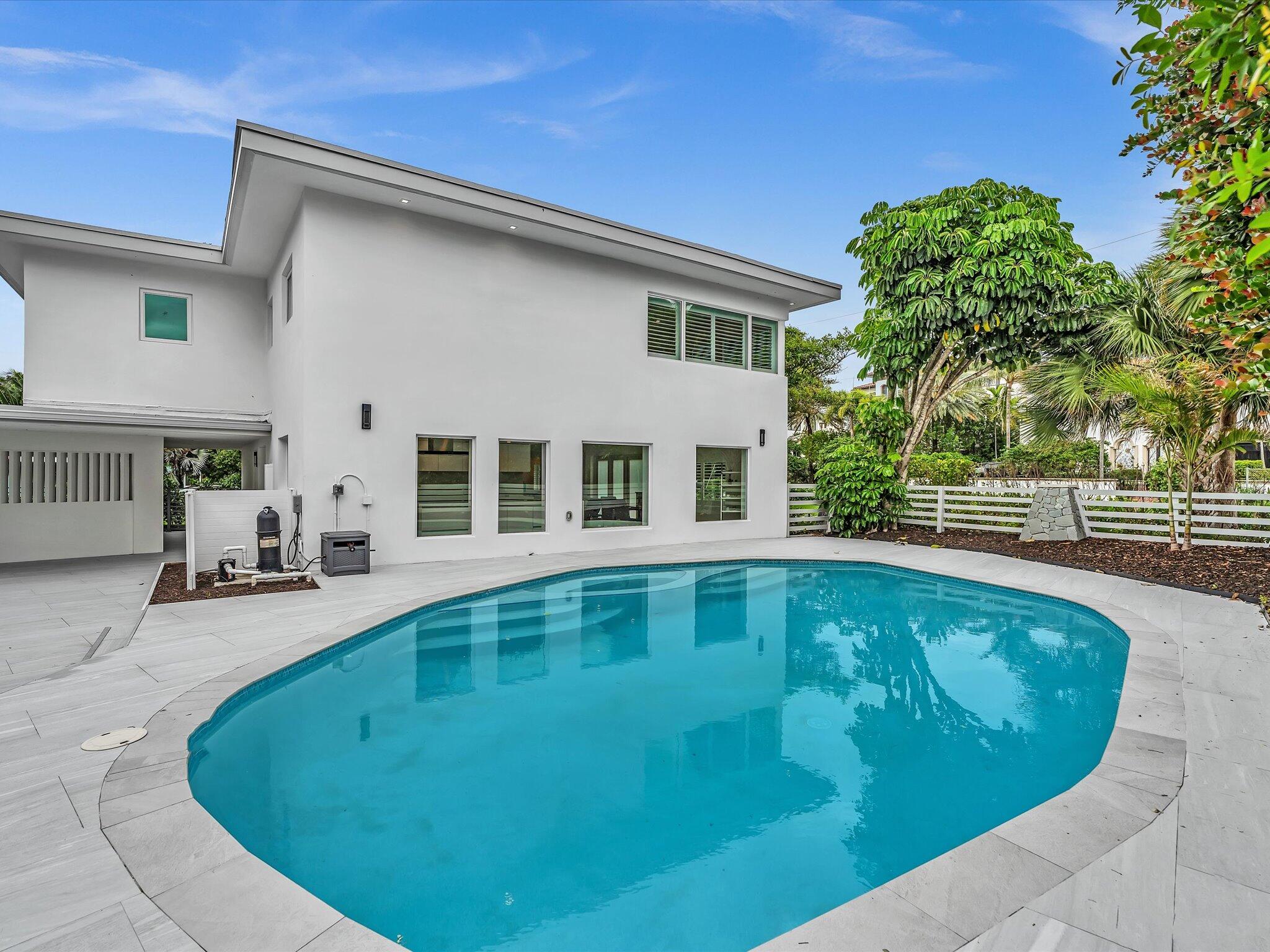 1903 Bay Pompano Beach, FL 33062