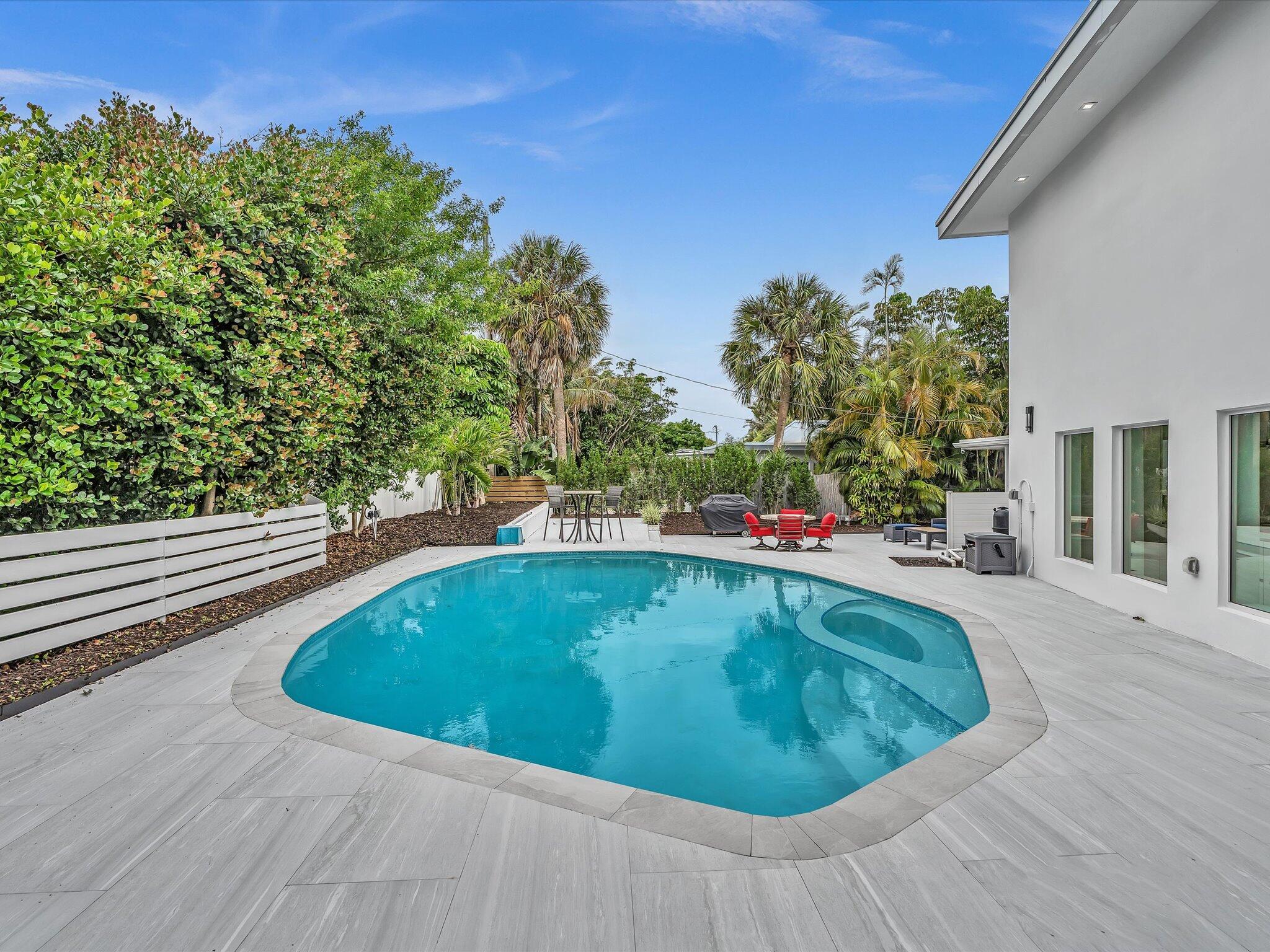 1903 Bay Pompano Beach, FL 33062