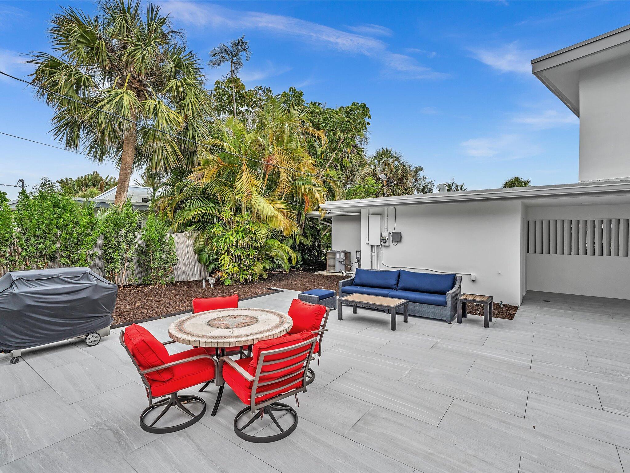 1903 Bay Pompano Beach, FL 33062