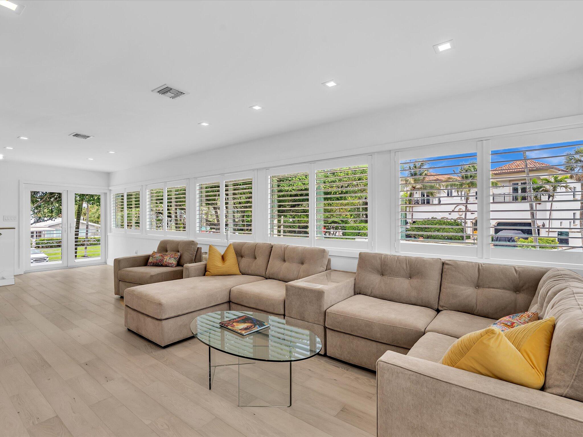 1903 Bay Pompano Beach, FL 33062